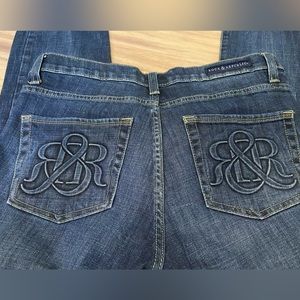Rock & Republic 12M skinny blue Jean